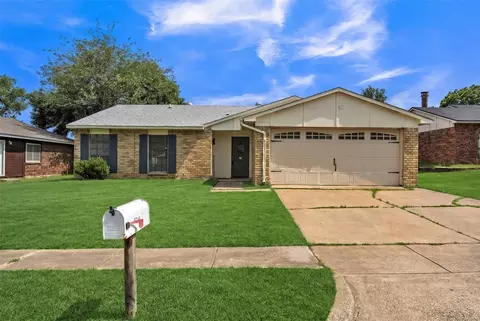 6705 Greenfield Dr, Arlington, TX 76016