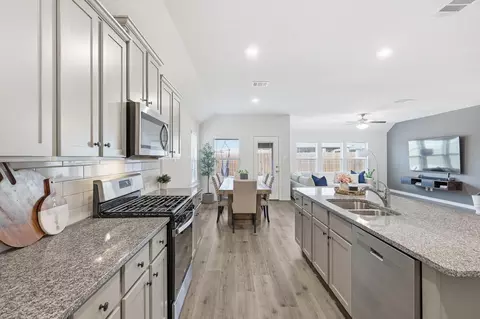 2933 Pinecrest Dr, Aubrey, TX 76227