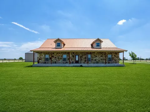 1872 County Road 329, Gainesville, TX 76240