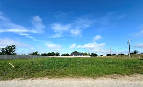 709 Johnson St, Comanche, TX 76442