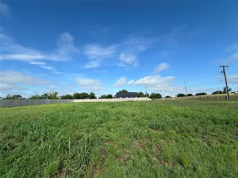 709 Johnson St, Comanche, TX 76442 photo 7