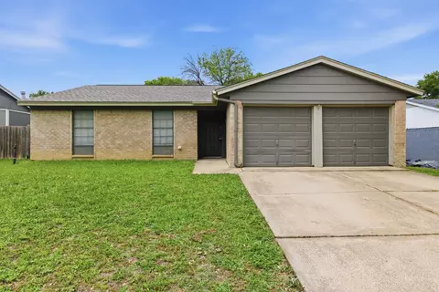 5725 Macneill Dr, Haltom City, TX 76148