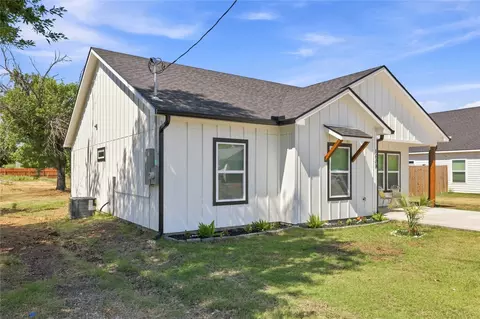 1609 2nd St, Brownwood, TX 76801