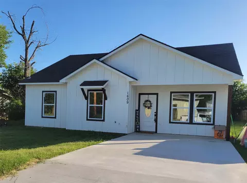 1609 2nd St, Brownwood, TX 76801