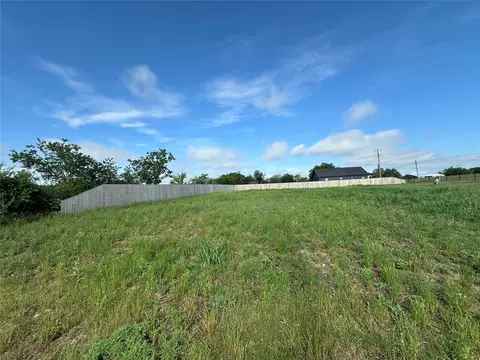 707 Johnson St, Comanche, TX 76442