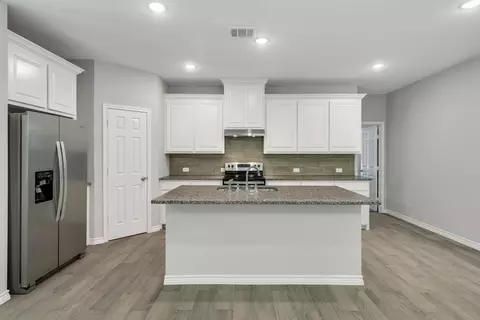 Kitchen - 159 Private Road 8524, Van, TX 75790 photo 1 of 2