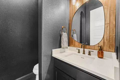 Bath - 1313 Grassland Dr, Celina, TX 75009 photo 4 of 7