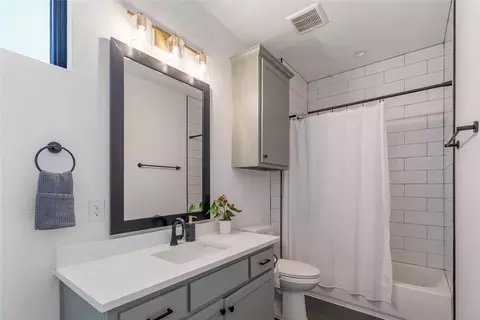 Bath - 2043 Sicily Ln, Haslet, TX 76052 photo 8 of 8