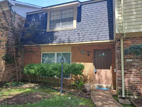 9803 Smitherman Dr, Shreveport, LA 71115
