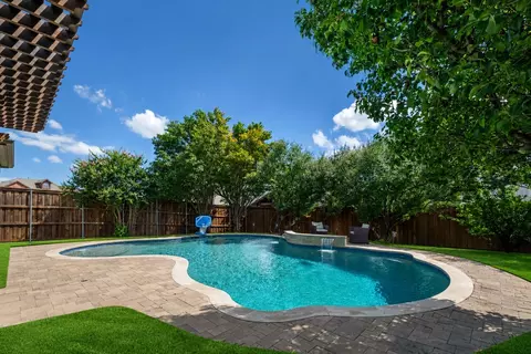 11825 Wolfcreek Ln, Fort Worth, TX 76244
