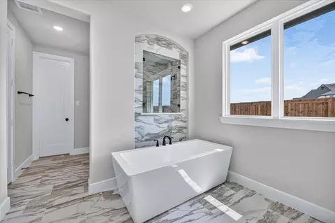 Bath - 971 Fallkirk Dr, Prosper, TX 75078 photo 2 of 2