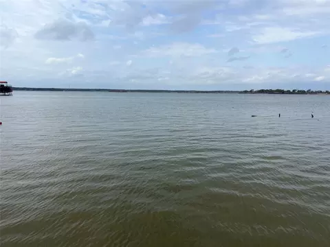 135 Island Park Dr, Gun Barrel City, TX 75156