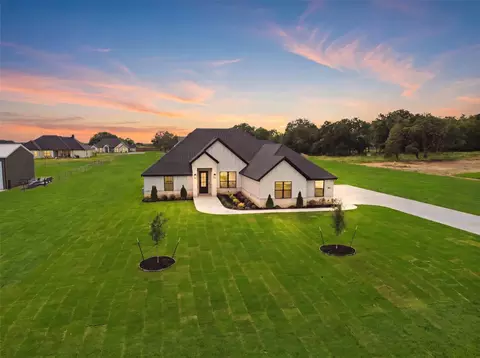 1041 Arbor Vista Dr, Azle, TX 76020