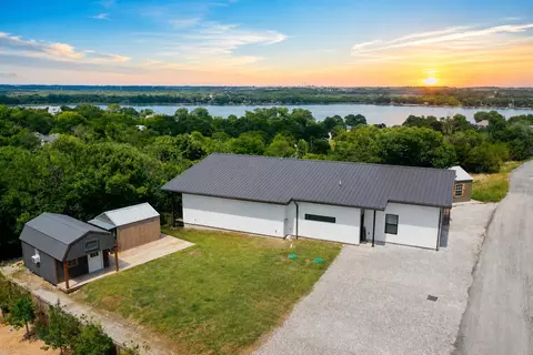 540 Burton Hill Dr, Weatherford, TX 76087