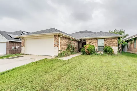 9133 Saint Barts Rd, Fort Worth, TX 76123