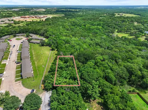 1230 N Armstrong Ave, Denison, TX 75020