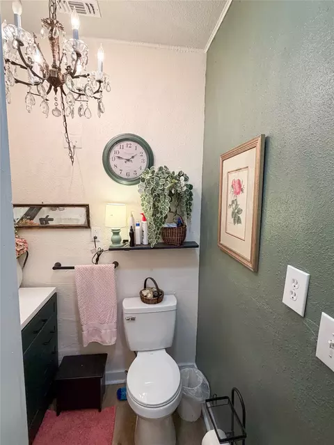 Bath - 704 E 20th St, Cisco, TX 76437 photo 3 of 3