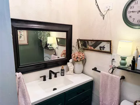 Bath - 704 E 20th St, Cisco, TX 76437 photo 1 of 3
