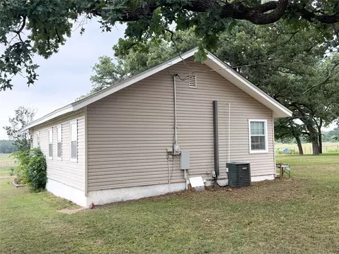 Exterior - 704 E 20th St, Cisco, TX 76437 photo 3 of 4