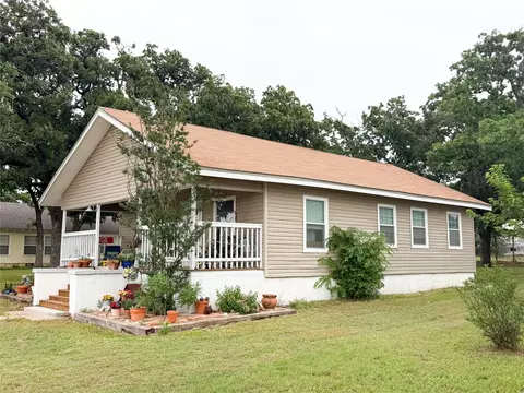 704 E 20th St, Cisco, TX 76437