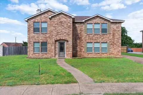 1298 Longleaf Dr, Cedar Hill, TX 75104