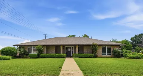 2608 Buckingham Dr, Denton, TX 76209