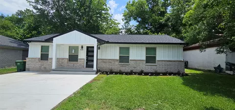 614 E Farmers Rd, Seagoville, TX 75159