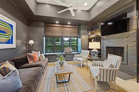 5820 Royal Ln, Dallas, TX 75230