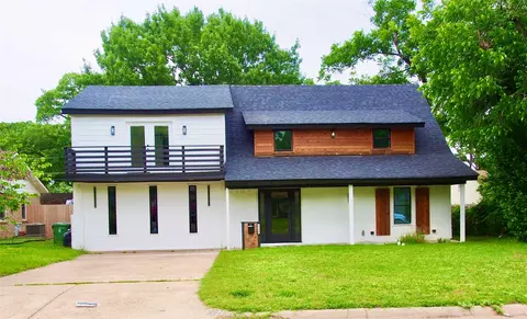 1703 Foster Dr, Arlington, TX 76012