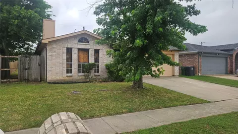 714 Charles City Dr, Arlington, TX 76018