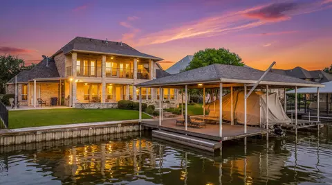 2707 Harborside Dr, Granbury, TX 76048