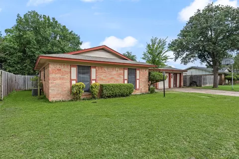 657 Sue Ann Ln, Burleson, TX 76028