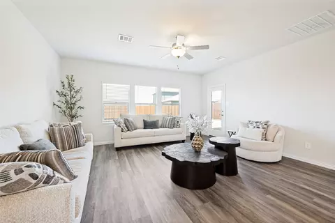 2708 Lopice Ln, Fort Worth, TX 76179