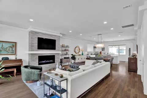 13001 Hutton Dr #10, Farmers Branch, TX 75234