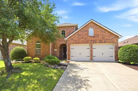 2011 Eagle Lake Dr, Forney, TX 75126