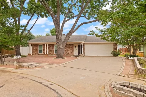 2505 Crestmoor Ct, Arlington, TX 76016