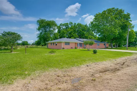 9958 Farm Road 79, Sumner, TX 75486