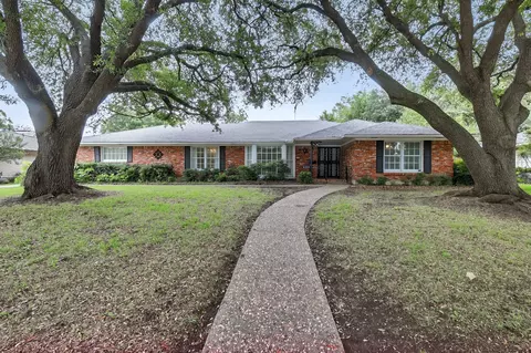 4213 Hildring Dr W, Fort Worth, TX 76109