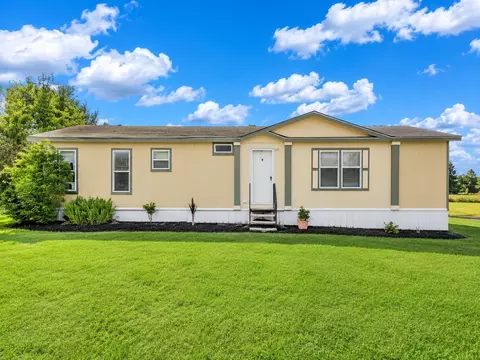 237 High Bluff Dr, Bridgeport, TX 76426