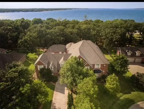 721 Paradise Cv, Shady Shores, TX 76208