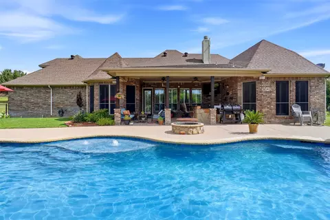 124 Carnes Ct, Springtown, TX 76082