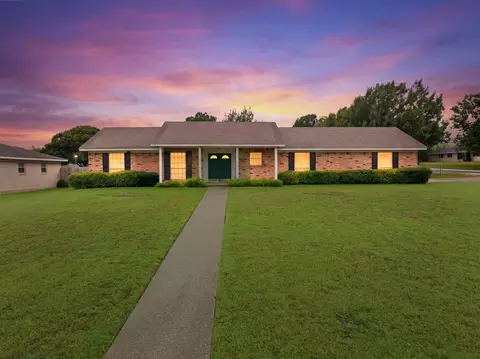 401 Briarfield St, Hewitt, TX 76643