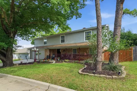 6713 Starnes Rd, North Richland Hills, TX 76182