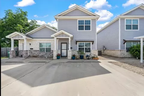 713 Park St, Mcgregor, TX 76657