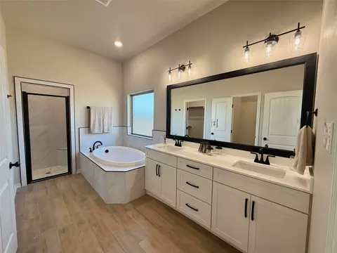 Bath - 203 Lasso Loop, Lorena, TX 76655 photo 3 of 8