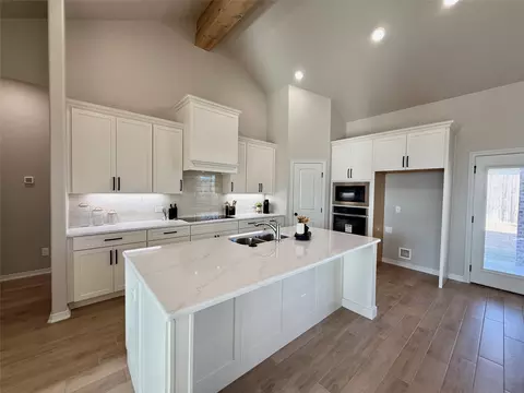 Kitchen - 203 Lasso Loop, Lorena, TX 76655 photo 1 of 4