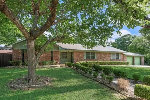 305 W 2nd North St, Kaufman, TX 75142