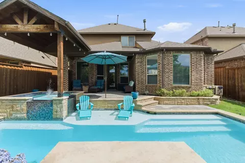 400 Ridgewood Dr, Lewisville, TX 75067