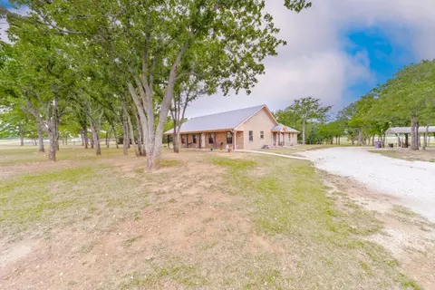 383 Briar Creek Ln, Bowie, TX 76230