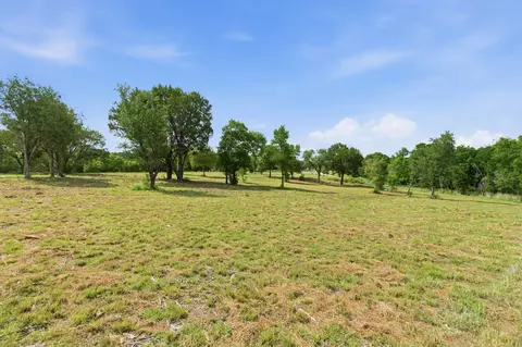 1025 Sky Rd, Weatherford, TX 76087